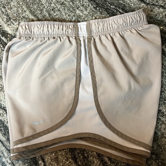 Nike Dri-Fit Shorts Size Small - Picture 5 of 7